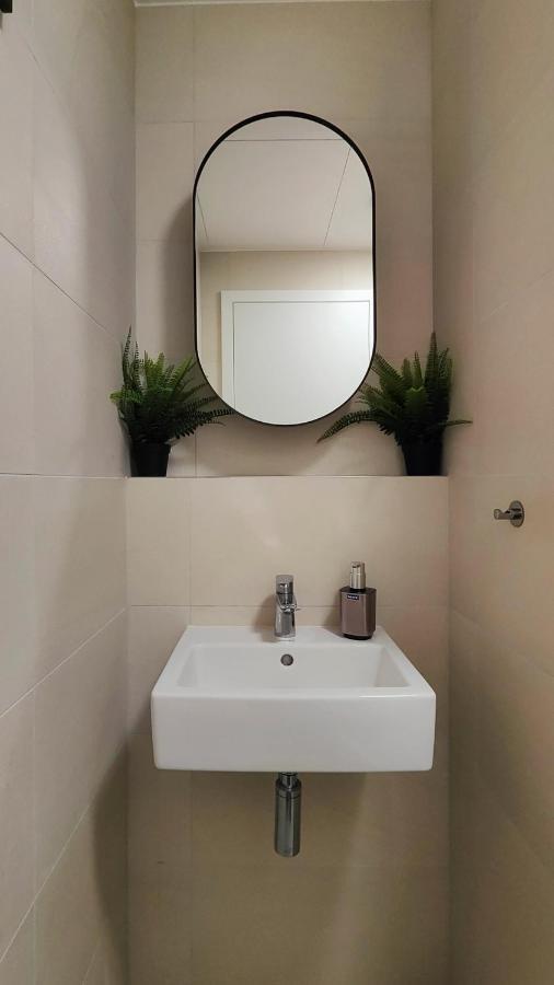 Beautiful 1 - Bedroom Apartment In Downtown Bratislava Esterno foto
